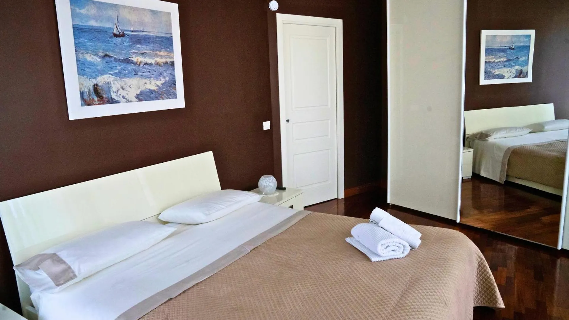 Casa Isabella - Close To The Historic Center 0*, Naples Italy